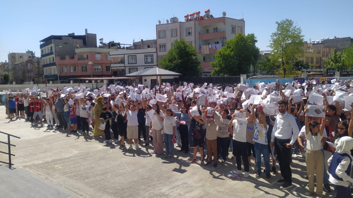 2024-2025 eğitim öğretim yılını başarıyla tamamladık..